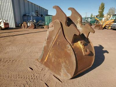 34" EXCAVATOR BUCKET