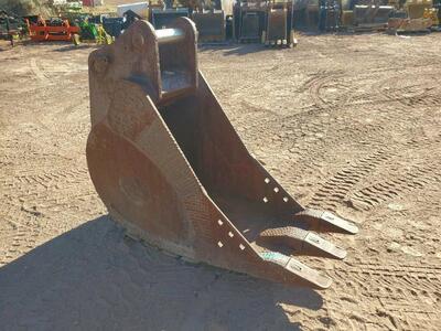24" EXCAVATOR BUCKET