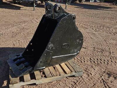 24" Excavator Bucket