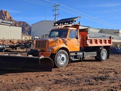 2001 International 4900 Dump Truck