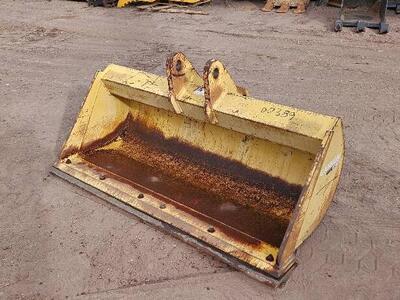 60" John Deere Backhoe Bucket