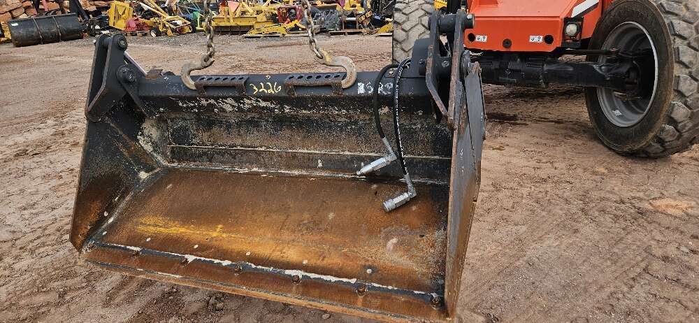 62" Bobcat Skid Steer Bucket