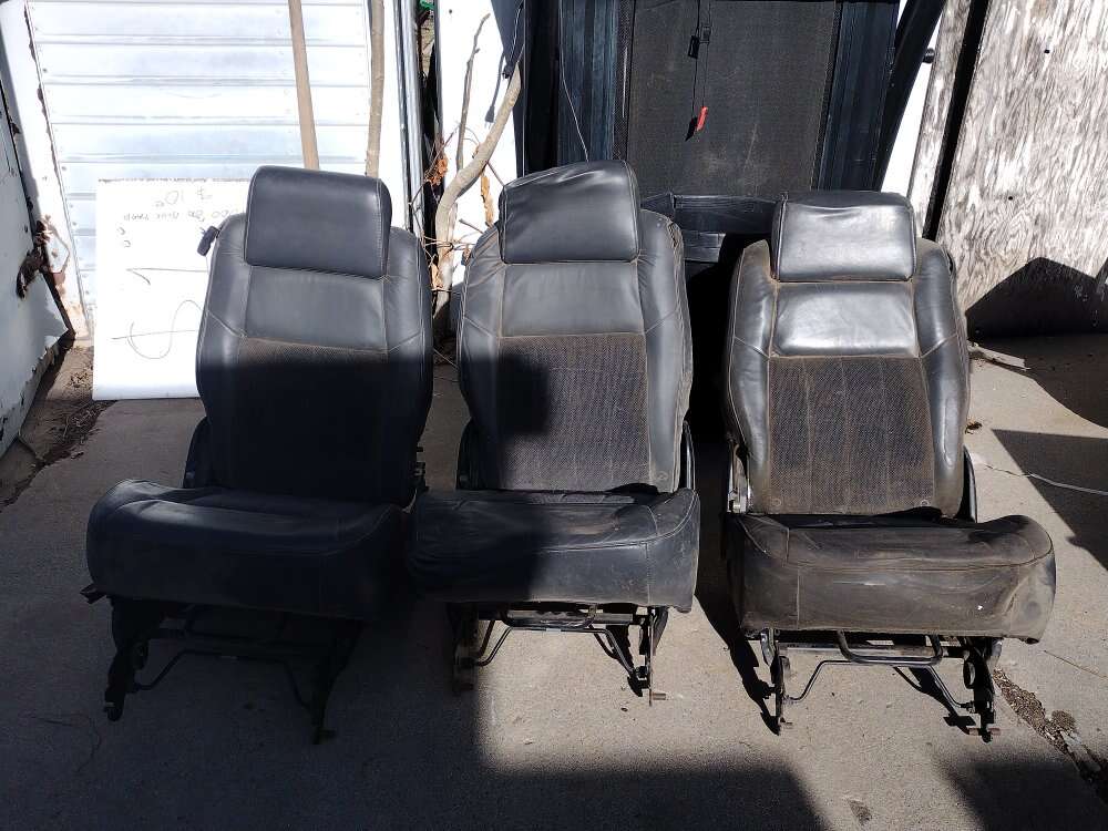 Rear seats from 2002 CHEVY VENTURE  WB EDITION