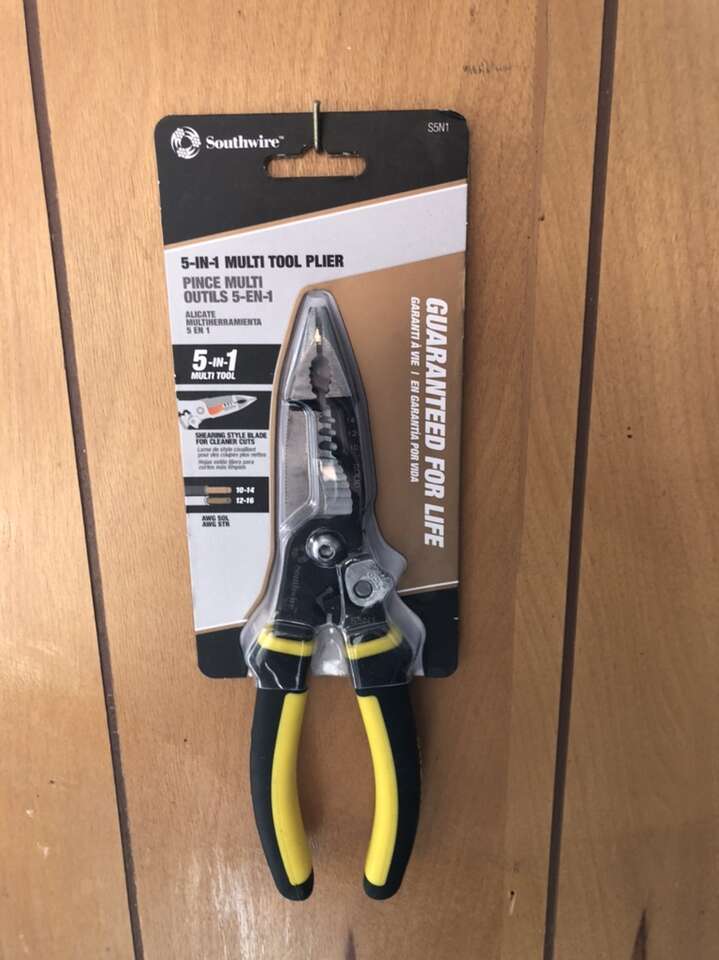 Southwire 5in1 Multitool Pliers/Strippers/Cutters