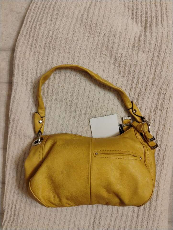 B Makowsky Leather Purse