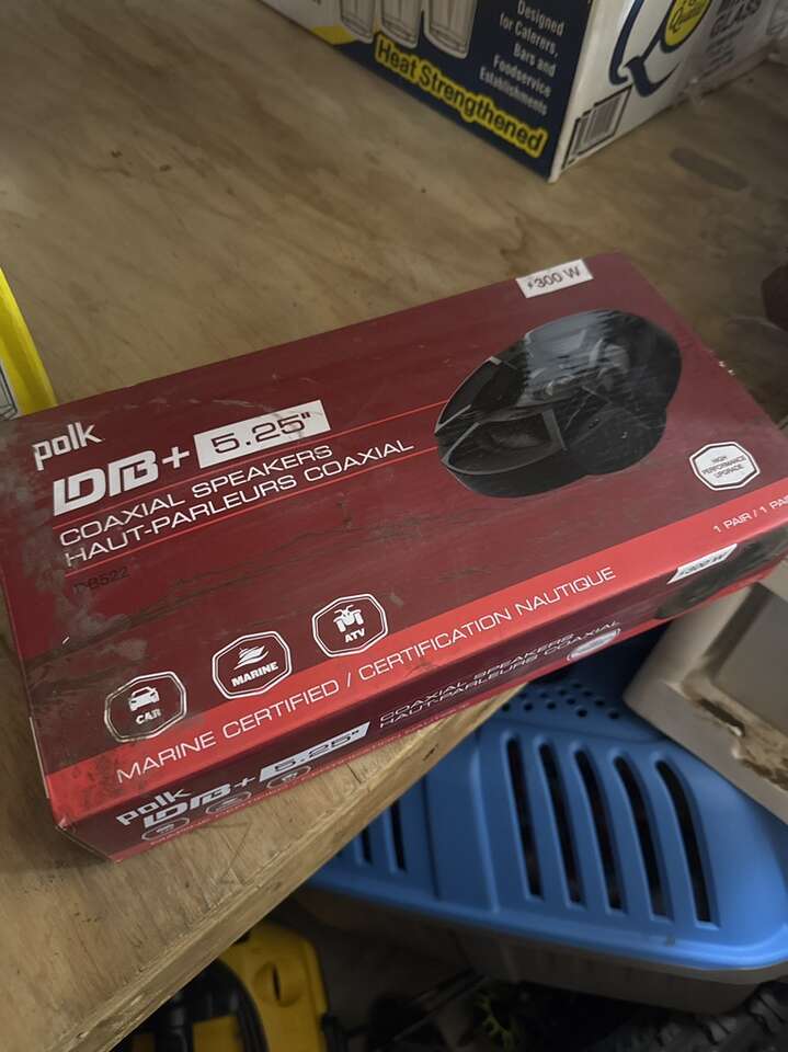 2 NEW Polk Audio DB+ 5.25 Marine Soeakers NEW