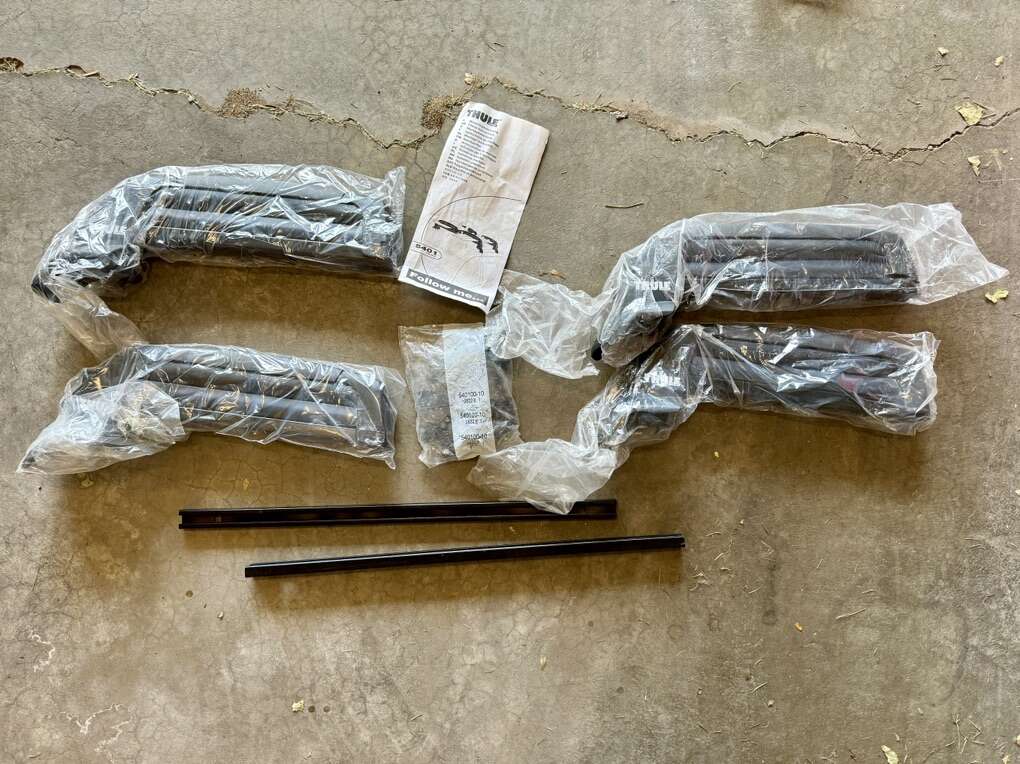 Thule 5401 Snowcat Ski/Snowboard Rack