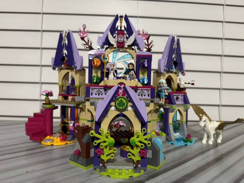 LEGO ELVES - Skyra's  Mysterious Sky Castle