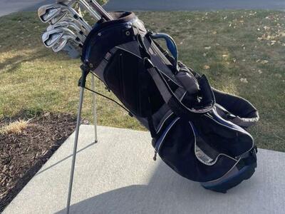 Mens Golf Clubs and Stand Bag