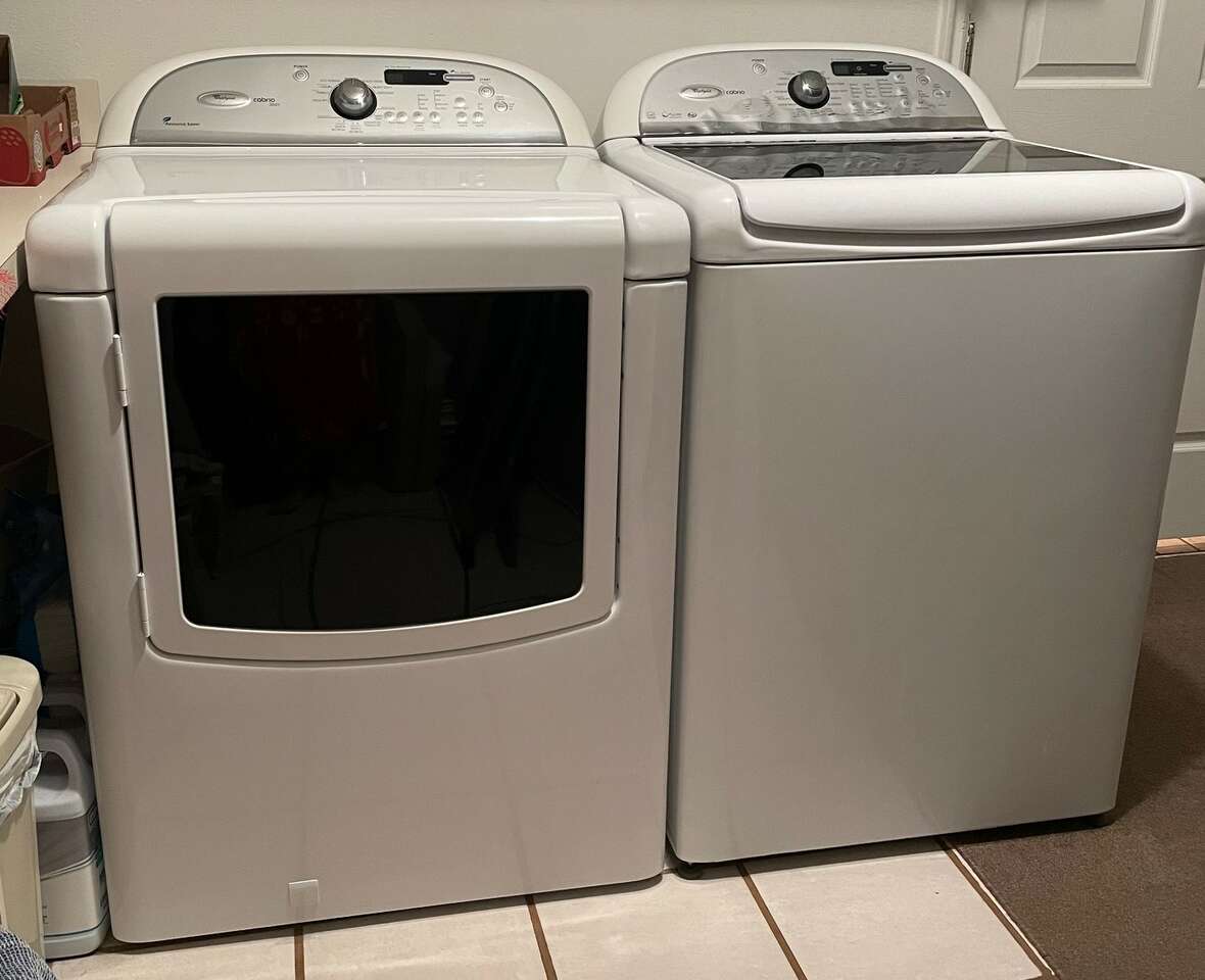 Whirlpool Washer Gas Dryer set Appliances