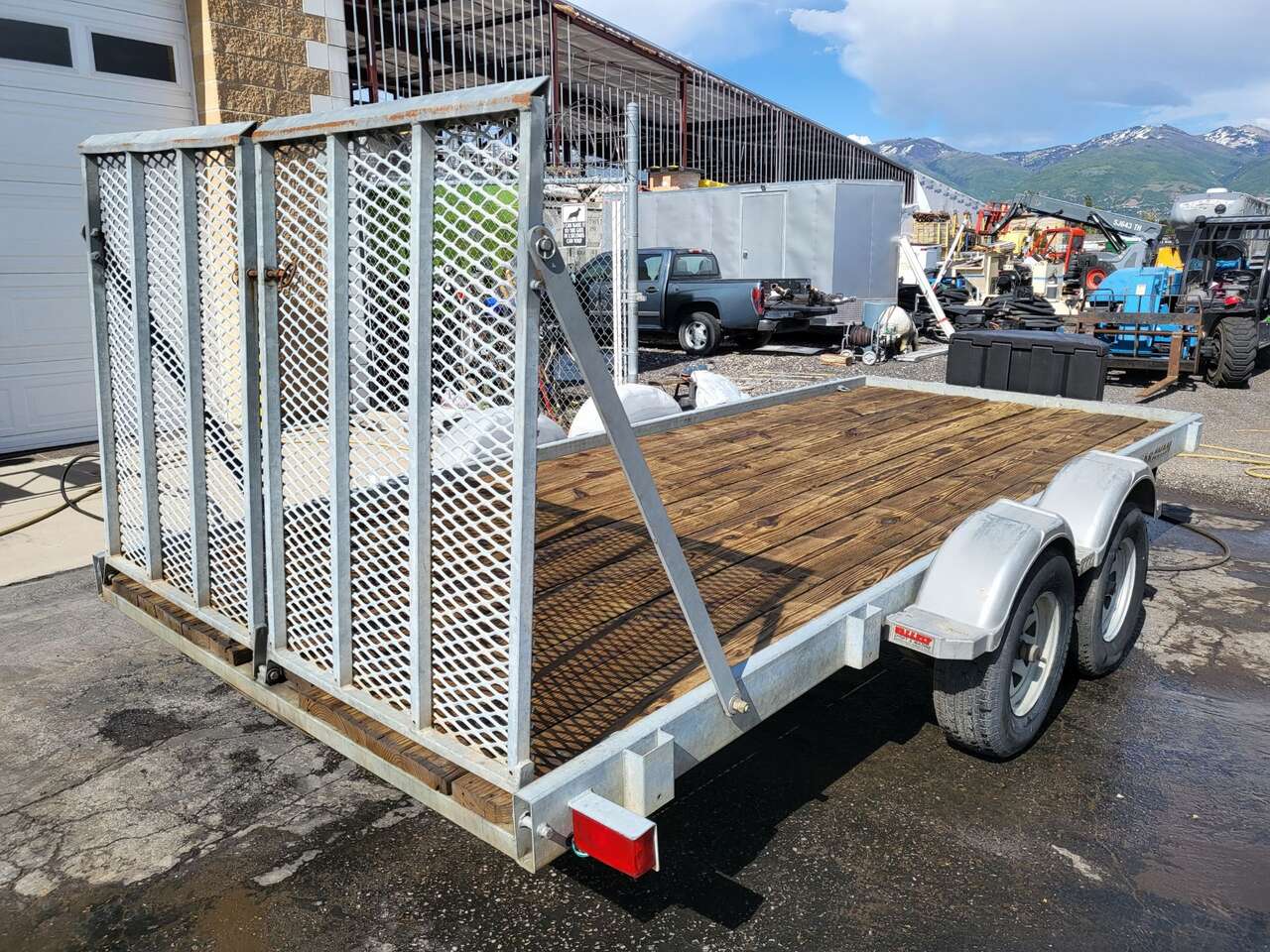 Utility Trailer with Ramps