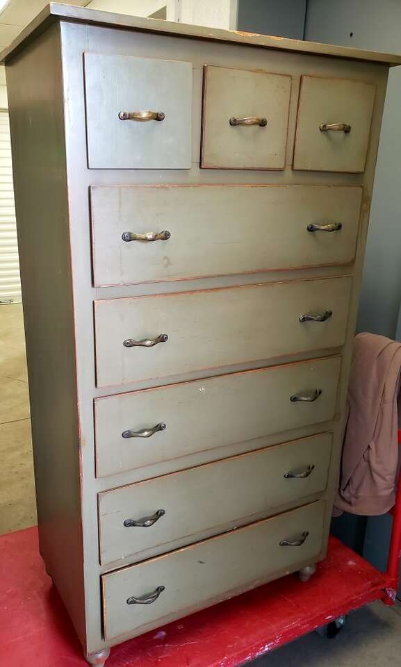 Dresser with 5 full drawers, 3 little Furniture