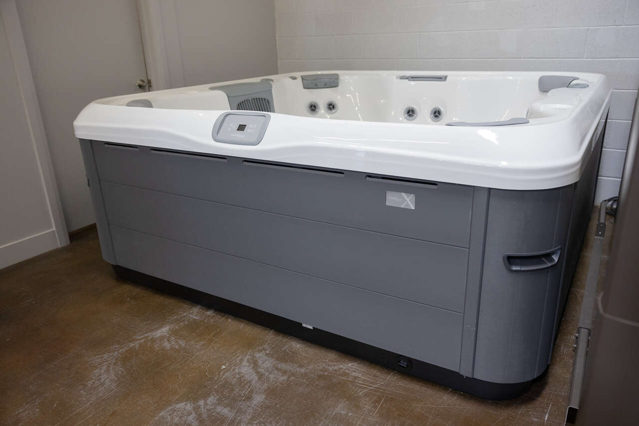 Clearance Bullfrog Spas
