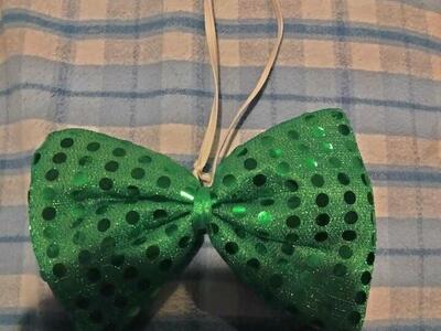 Green polkadot bowtie