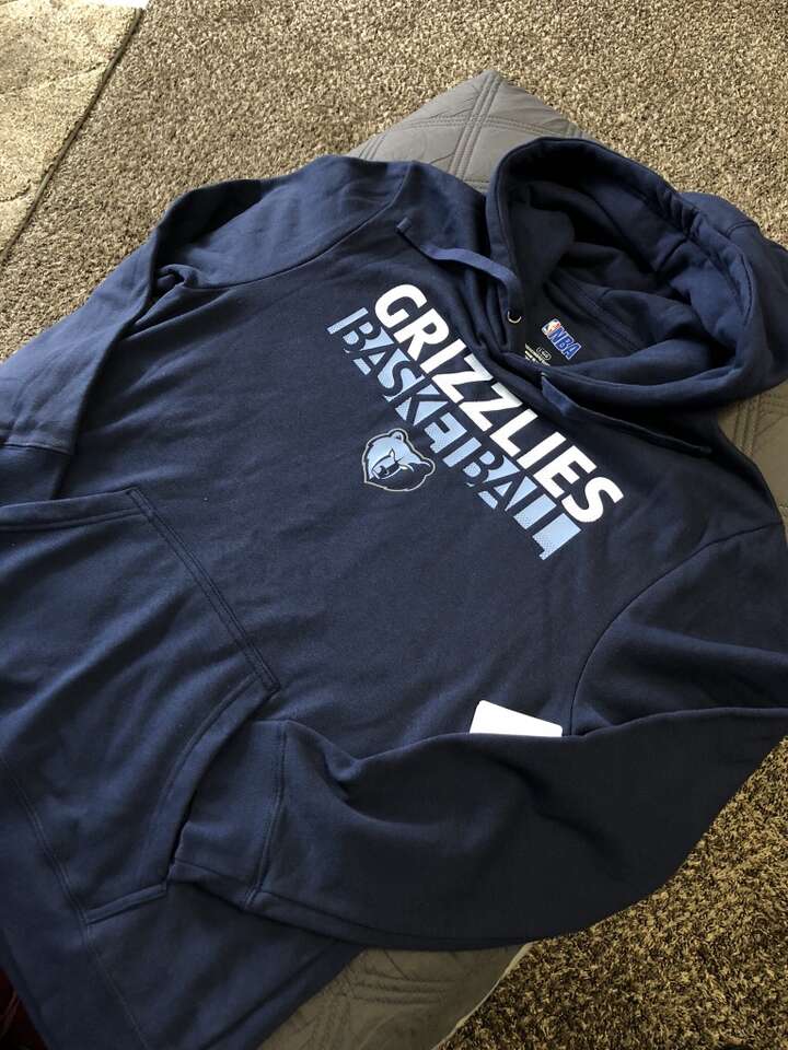 Large Men’s Memphis Grizzlies Hoodie