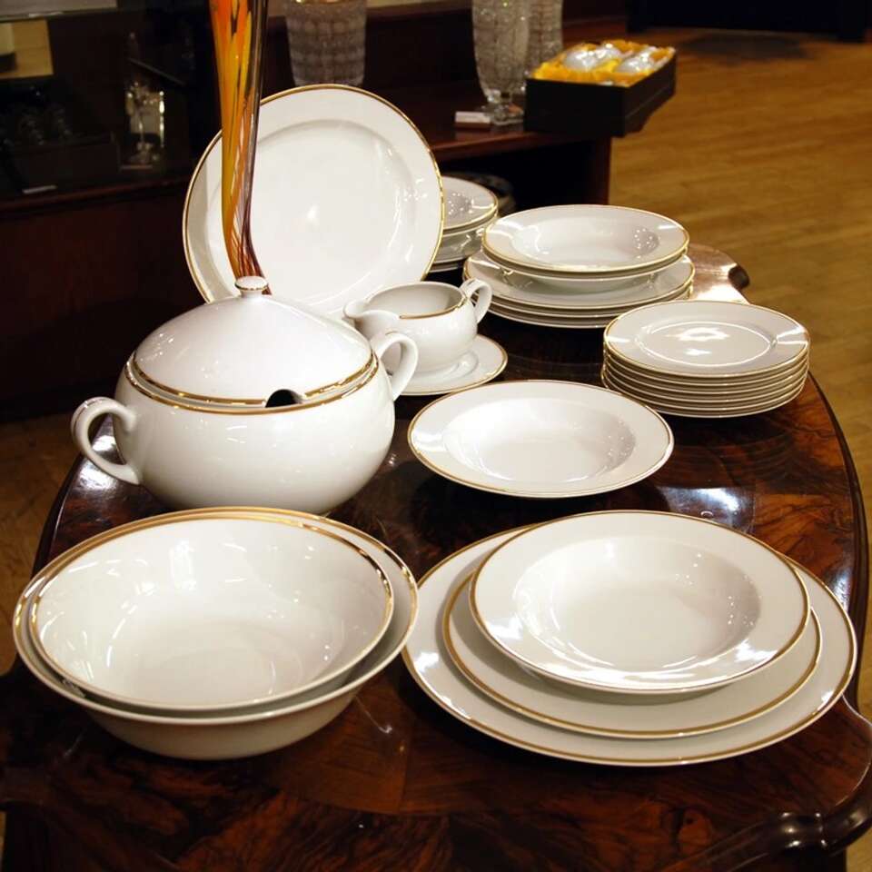Brand new Carlsbad porcelain 6 person opal gold dining set Thun 1794 from Czech Republic