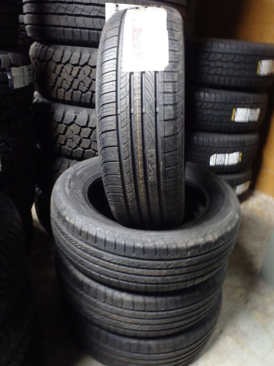 215/60R17 SOLAR 4XS SET OF BRAND NEW TIRES