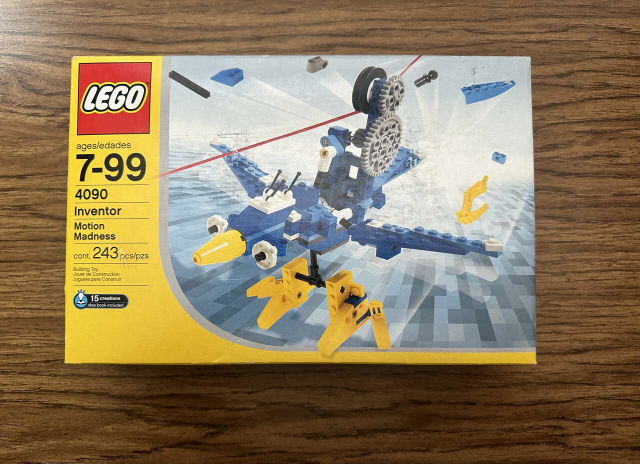 Lego 2003 Factory Sealed New in Box Inventor Motion Madness 4090 Set.