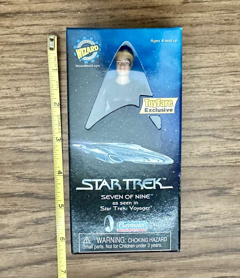 Star Trek 1999 Seven of Nine Toyfare Exclusive Figure.