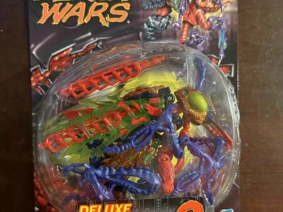 Transformers 1999 Scourge Evil Predacoml Deluxe Transmetals 2 Figure from the Beast Wars Series .