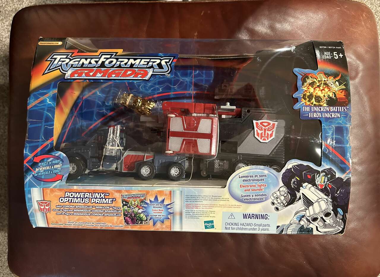 Transformers 2003 Armada Vehicle Powerlink Optimus Prime with Corona Sparkplug Mini Con Figure Set.