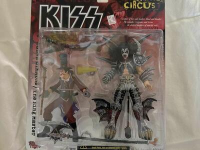 Kiss Psycho Circus Gene Simmons and Ring Master Figure Set. Spawn 1998 Series 10