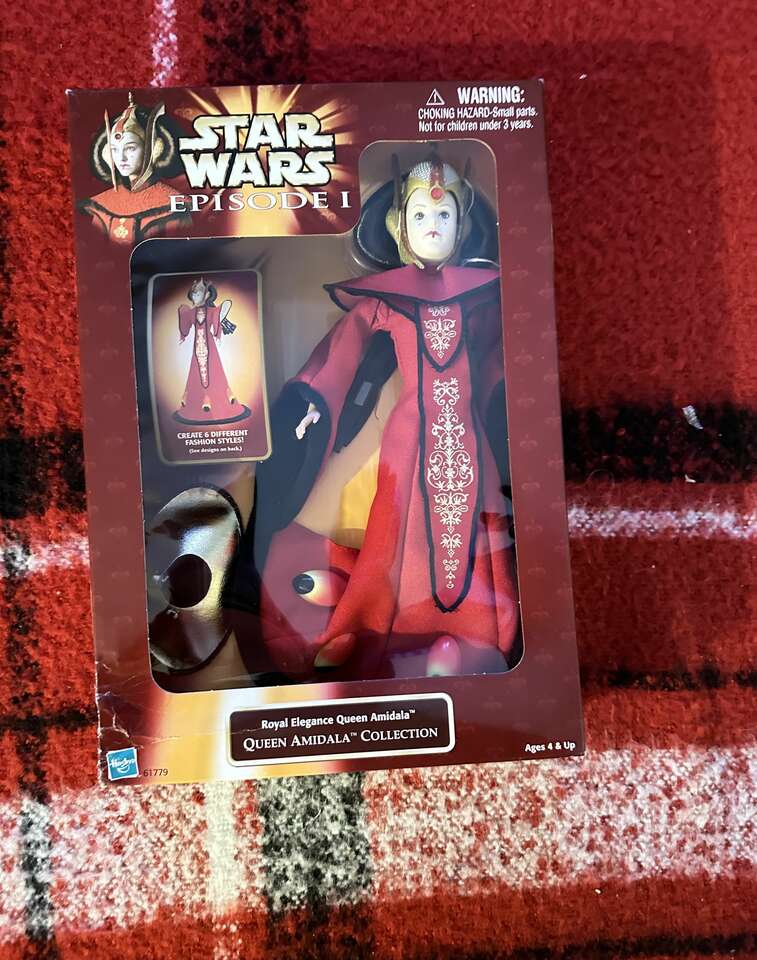 Queen Amidala Star Wars Episode 1 1998 Royal Elegance Figure.