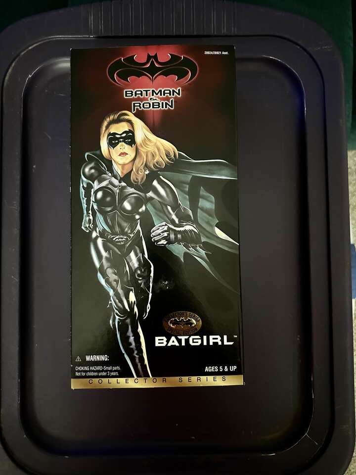 Batgirl 12 Inch 1997 Collector Series Action Figure From the Batman and Robin Movie.