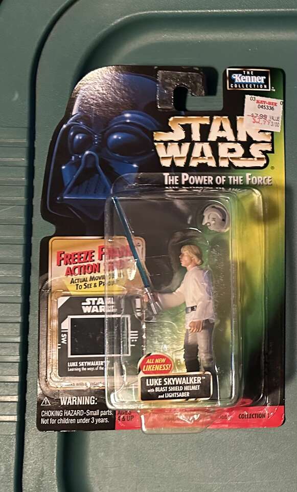 Luke Skywalker 1997 Star Wars Action Figure with Blast Shield Helmet and Light Saber Action Figure.