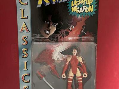 X-Men 1996 Elektra with light up Ninja Blade, Marvel Comics Classics Action Figure.