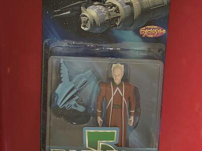Babylon 5 Previews Exclusive 1997 Warner Brothers (Billy Mumy) Lennier Action Figure with Minbari Cruiser.