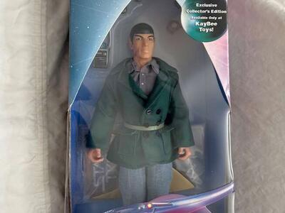 Star Trek 1997 Spock 9 Inch Action Figure KayBee Toys Exclusive.