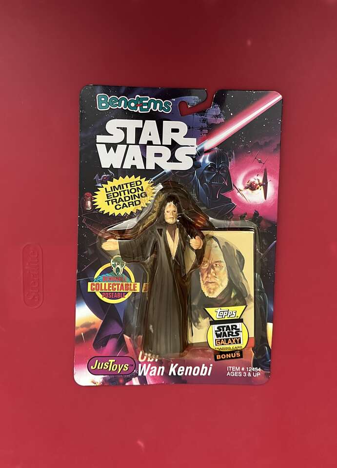 Star Wars 1993 The Emperor Bendems Figure.