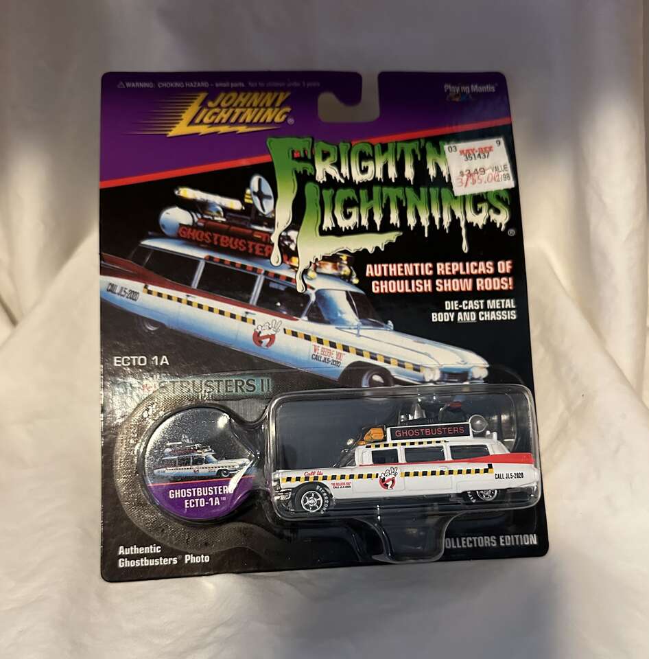 Ghostbusters Ecto-1A 1997 Die Cast Metal 1:64 Scale.