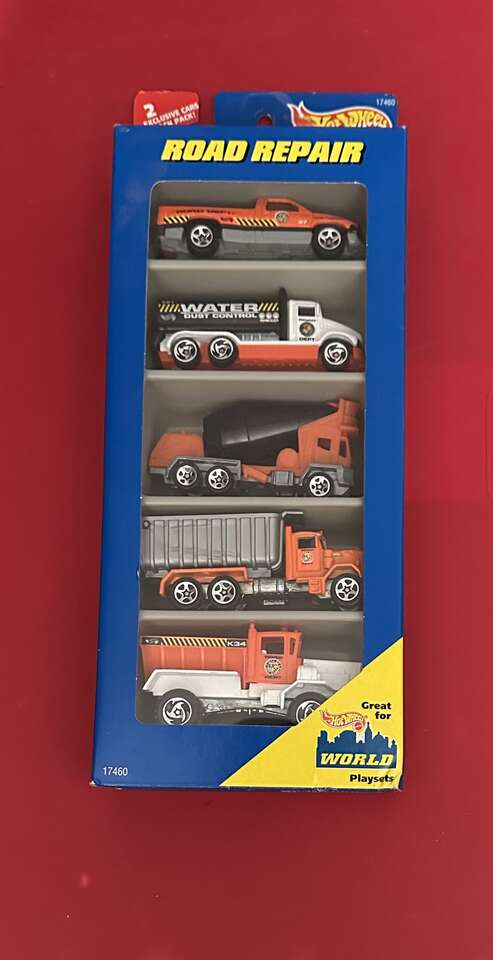 Hot Wheels 1996 Road Repair Five Car Set, #17460.
