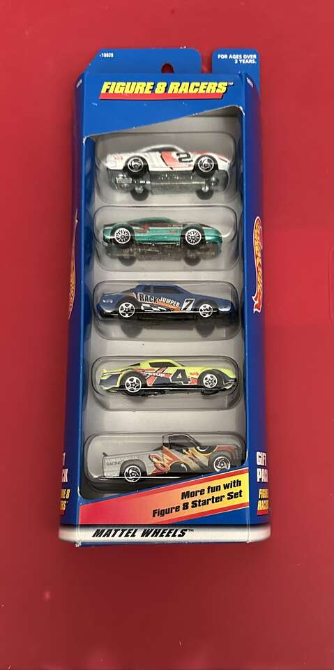 Hot Wheels 1997 Figure Eight Racers Five Car Set, #18828.