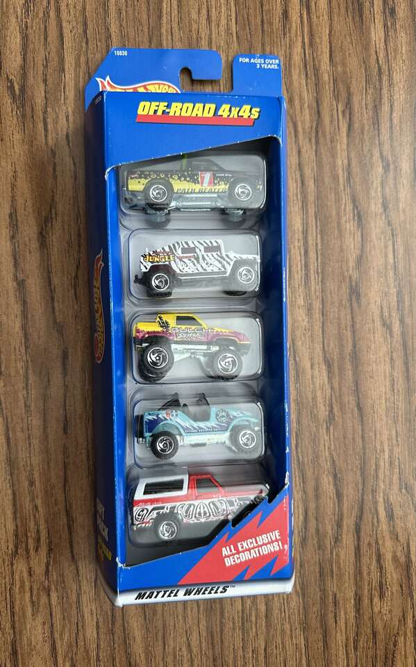 Hot Wheels 1997 Off-Road 4X4's Five Car Set, #16287.