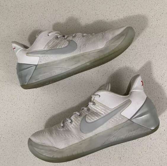 NIKE Kobe A.D. white chrome men’s size 8 pre-owned