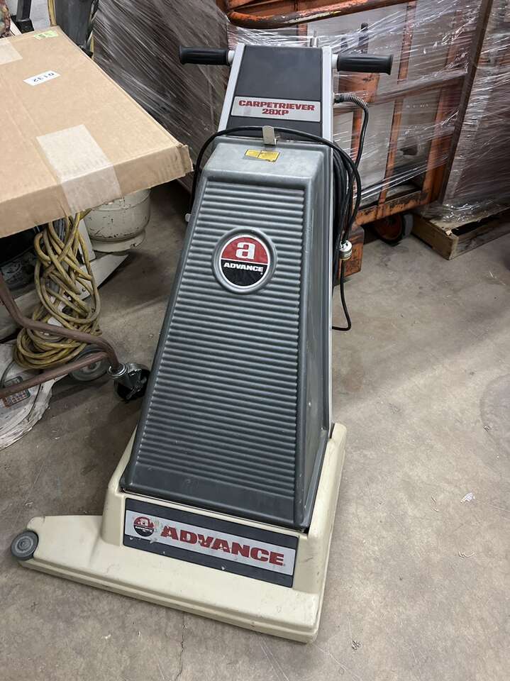 Commercial Vaacumm Advance 28 Xp