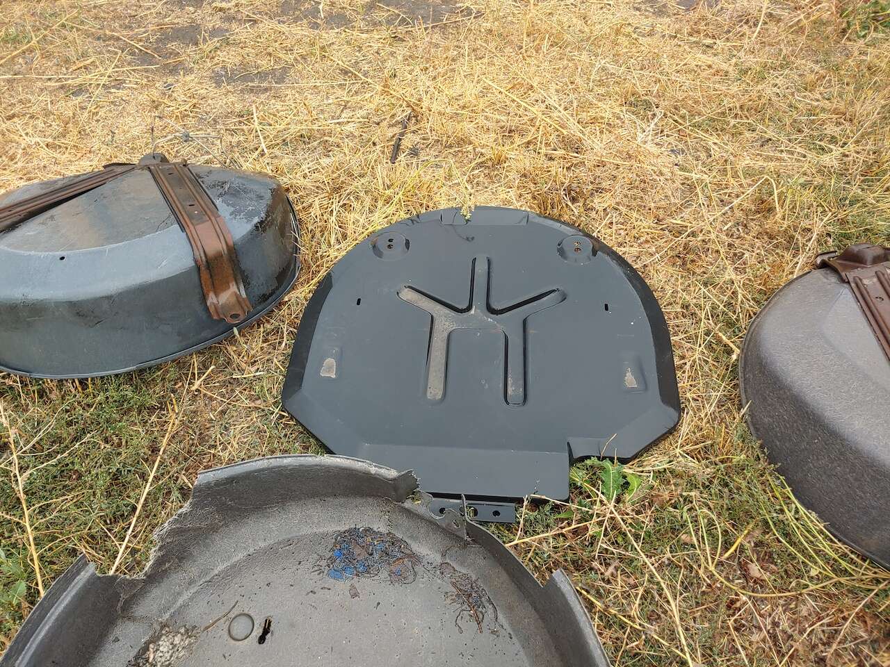 1968-1982 C3 Corvette Spare Tire Carrier Tub Holder LID Used Solid Oem