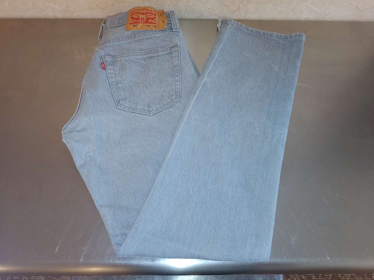 RARE - VINTAGE - EPIC - HOT 29 X 32 BUTTON FLY ** 501 ** GRAY LEVI’S that are Clean as a Whistle!