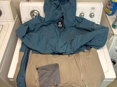 Salomon gore tex ski jacket size medium