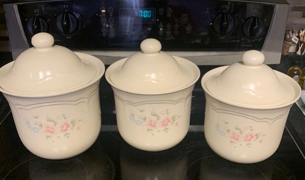 Beautiful 3 PFALTZGRAFF TEA ROSE CANISTER SET