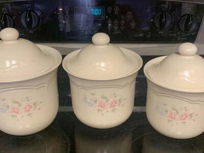Beautiful 3 PFALTZGRAFF TEA ROSE CANISTER SET