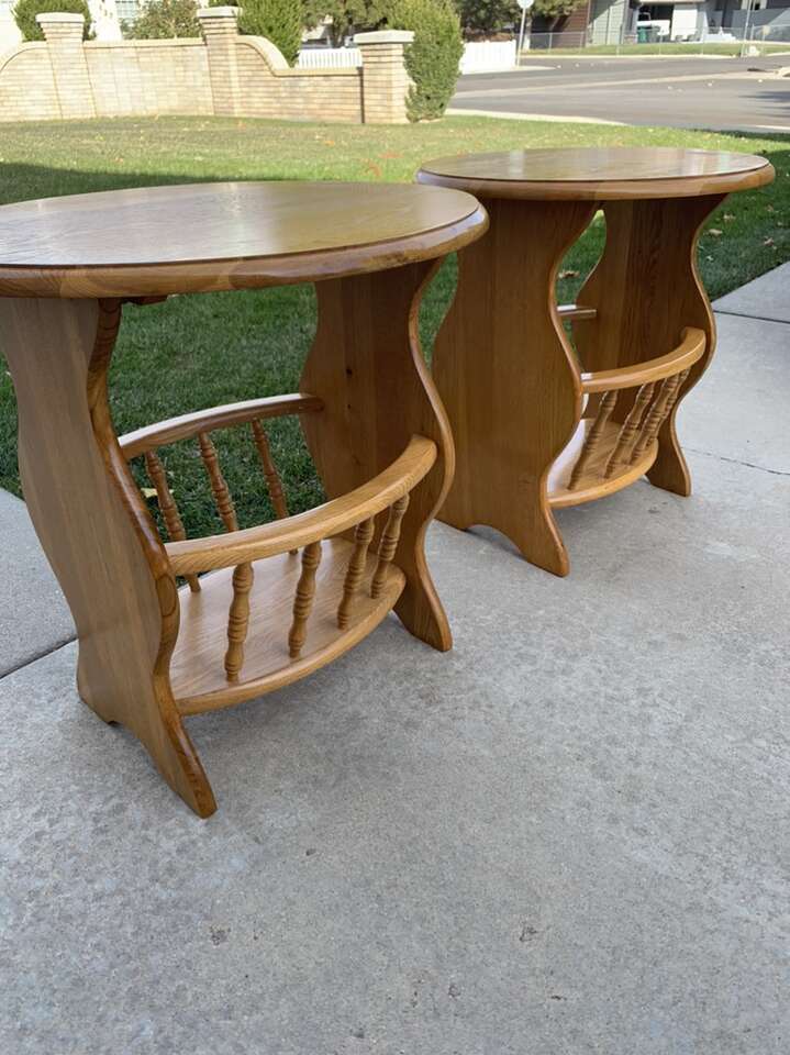 Beautful Pair End tables/ Nightsdans Magazine Rack