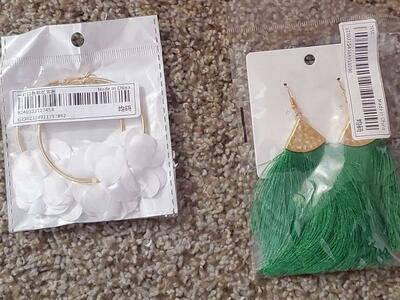 Beautiful earrings (Never opened)