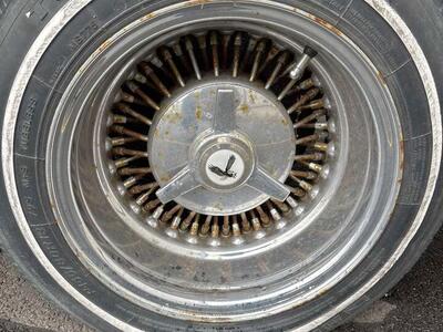 ISO old rusted,bent,broken lowrider wire wheels and rims 13 inch and 14 inch and more
