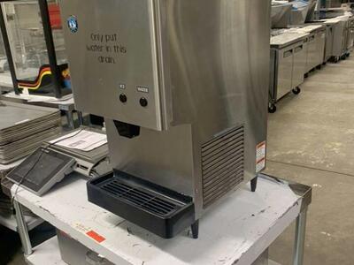 Hoshizaki Ice Machine Ice And Water dispenser next to new in excellent working condition