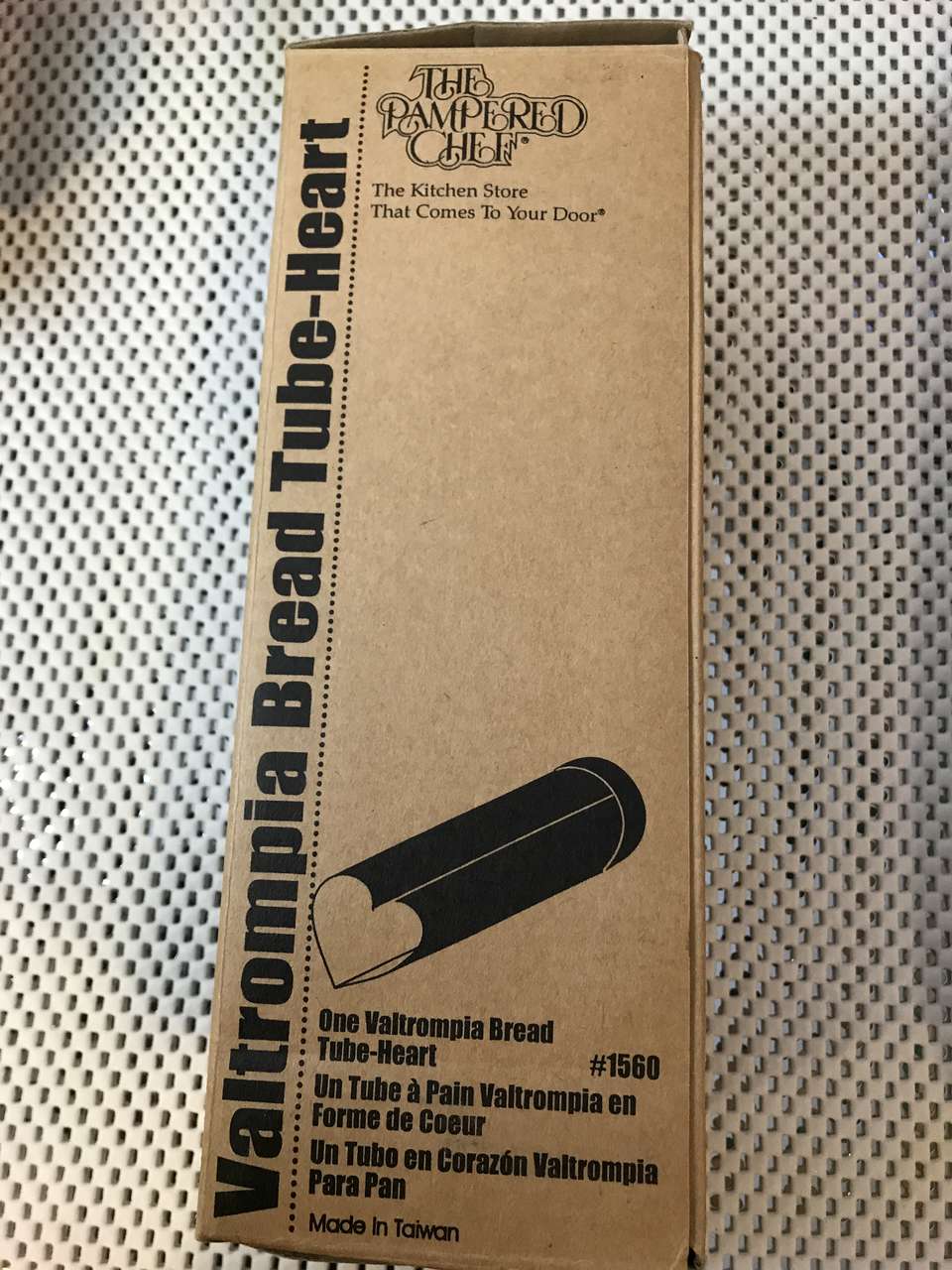 Valtrompia Bread Tube-Heart #1560 by The Pampered Chef, New