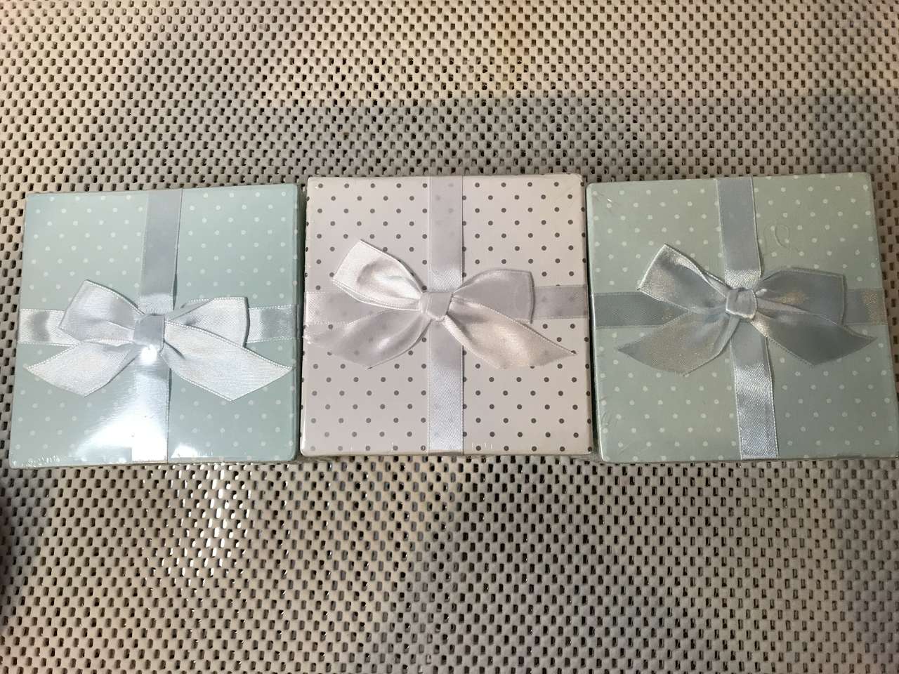2 Gift Boxes with Lid, 4in x 4in x 3in, New